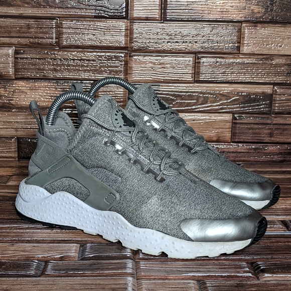 Nike Shoes - Nike Air Hurache Ultra SE - Women's 7.5